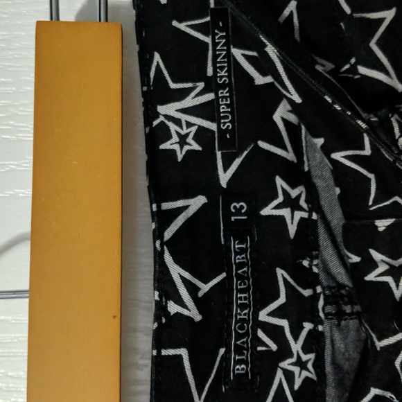 Blackheart Black and White Star Super Skinny Jeans, size 13 - Picture 8 of 11